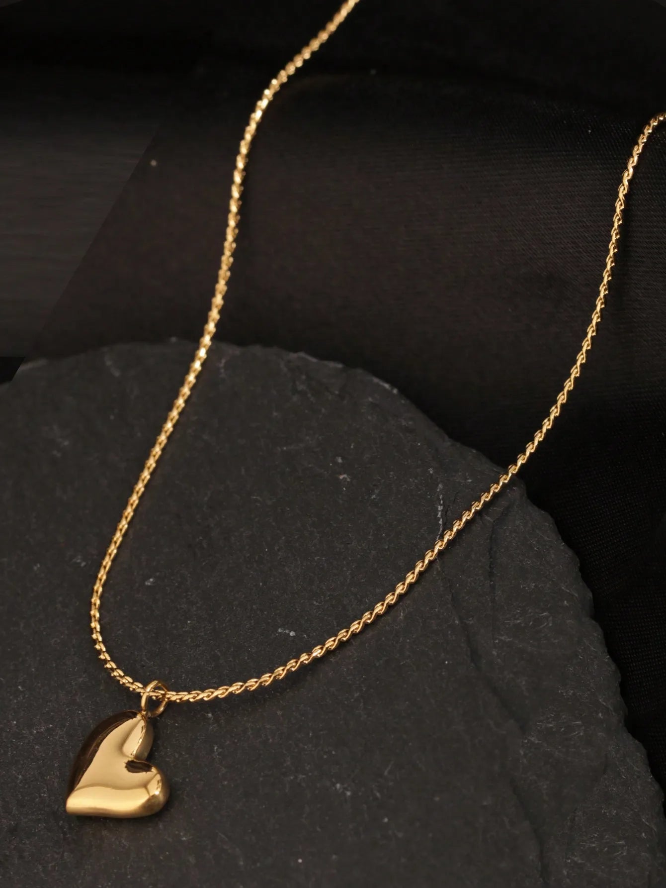 Minimalist Curved Heart Pendant Necklace In Gold-Tone