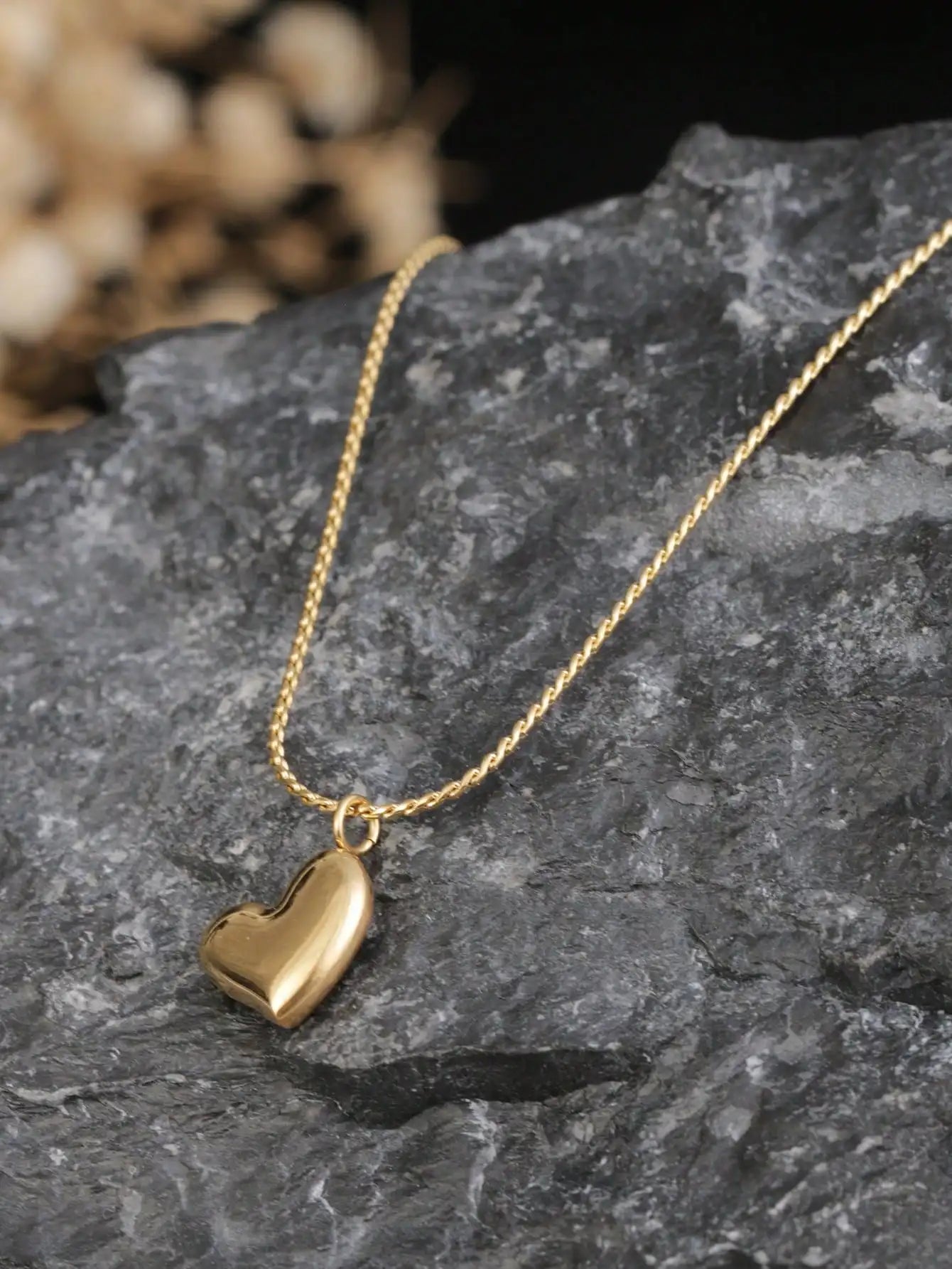 Minimalist Curved Heart Pendant Necklace In Gold-Tone