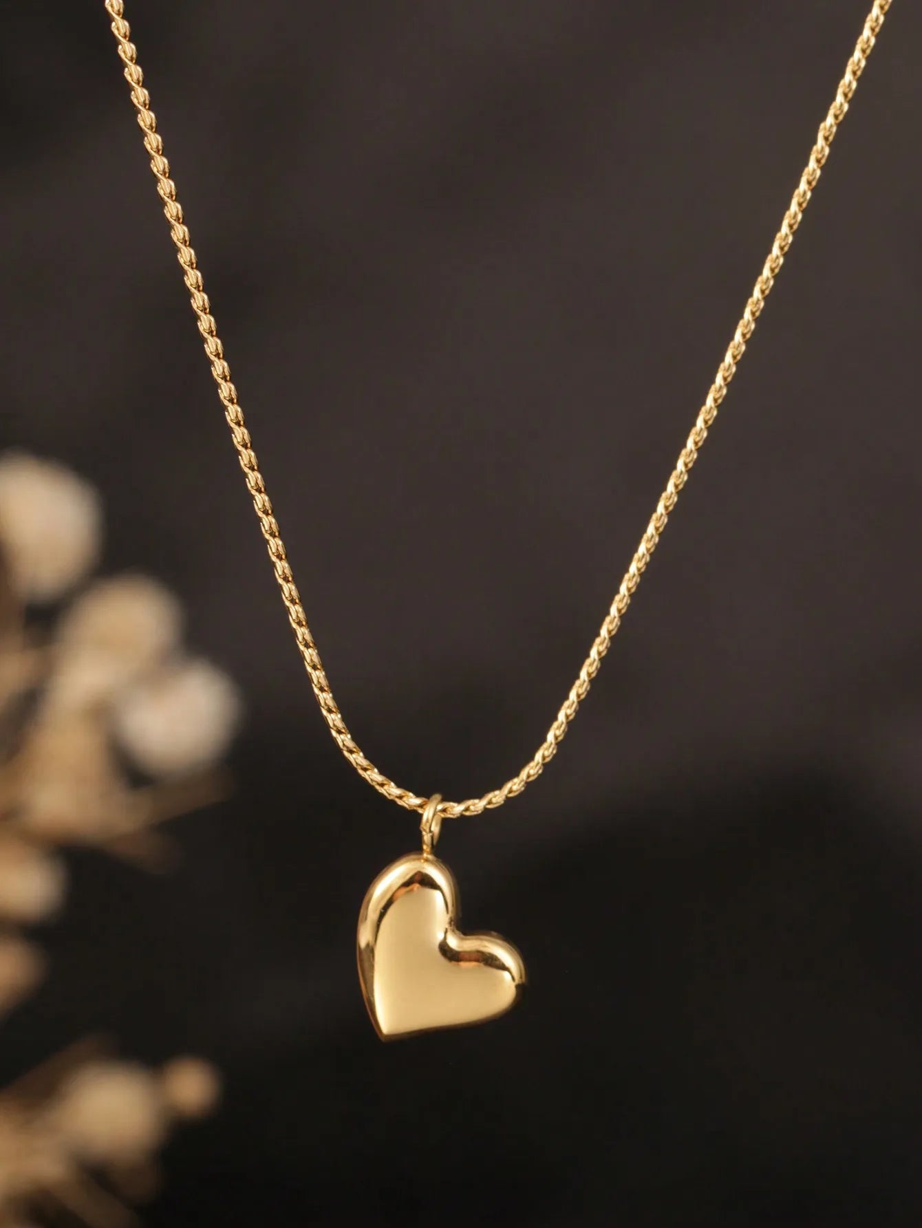 Minimalist Curved Heart Pendant Necklace In Gold-Tone